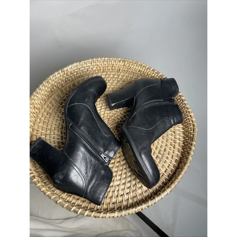 Born Womens 10 Black Ankle Boots Gorpcore Leather Block Heel